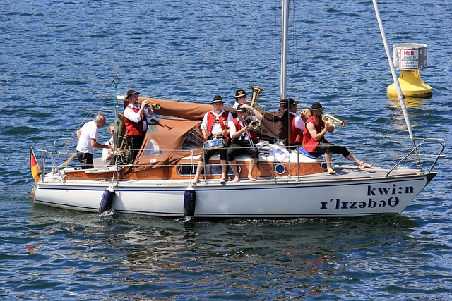 而且仍具备 而且仍具备